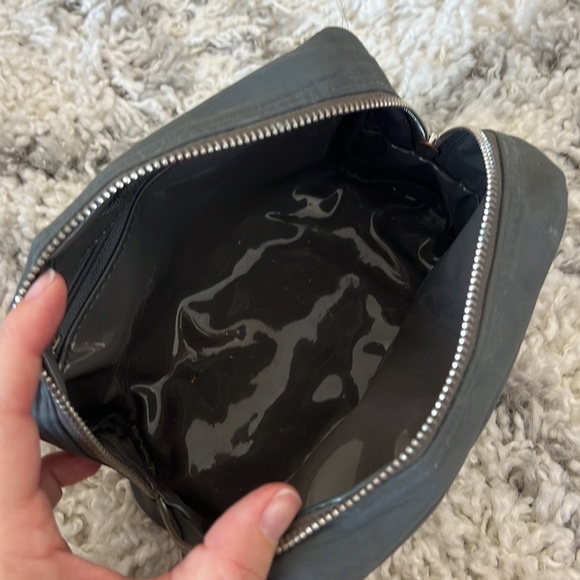 Soul cycle LA cosmetic bag - Picture 2 of 3